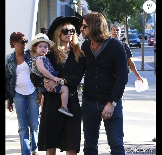 Rachel Zoe et son mari Rodger Berman, avec leur fils Skyler font une virée shopping à Los Angeles le 29 octobre 2012.
