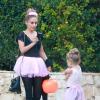 Nicole Richie et sa fille Harlow, 4 ans, déguisées en danseuse pour Halloween, le 31 octobre dernier à Hollywood.