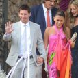  Lionel Messi et sa compagne Antonella Roccuzzo, ici au mariage d'Andres Iniesta en juillet 2012, sont parents d'un petit Thiago, a annoncé vendredi 2 novembre 2012 le footballeur du FC Barcelone. 