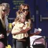 Victoria Beckham et ses adorables enfants Brooklyn, Romeo, Cruz et Harper se promènent à Universal City, le 4 novembre 2012.
