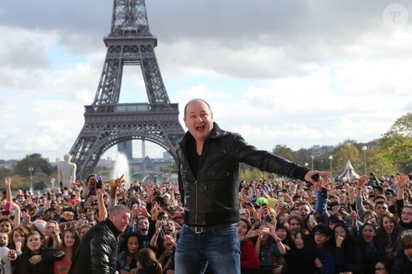 Le chanteur Psy s'est produit sur l'esplanade du Trocadéro à Paris devant plus de 20 000 personnes, le 5 novembre 2012.