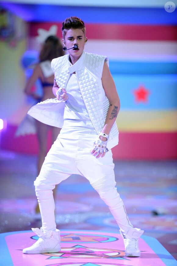 Justin Bieber onstage during the 2012 Victoria's Secret Fashion Show at the Lexington Avenue Armory in New York City, NY, USA, November 7, 2012. Photo by Lionel Hahn/ABACAPRESS.COM08/11/2012 - New York City