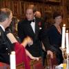 Kate Middleton, divine dans la robe Alice Temperley qu'elle portait en janvier 2012 pour la première de War Horse, et le prince William prenaient part le 8 novembre 2012 au Middle Temple Inn à Londres à une soirée de bienfaisance pour les 600 ans de l'université de St Andrews, où ils se sont connus en 2001.