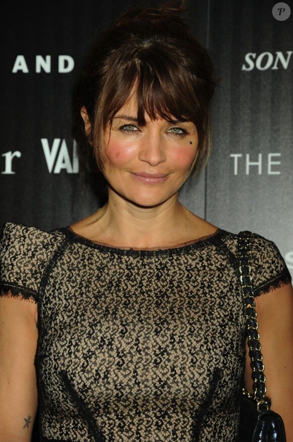 Elégante et chic Helena Christensen lors de l'avant-première du film De rouille et d'os, le 8 novembre 2012.