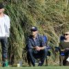 Reese Witherspoon, son mari Jim Toth et son ex-mari Ryan Phillippe assistent au match de football de leur fils Deacon à Brentwood, Los Angeles, le 10 Novembre 2012.