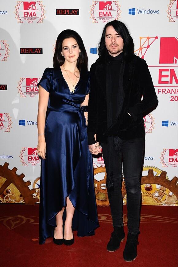 Lana Del Rey et son boyfriend Barrie James O'Neill à la cérémonie des MTV Europe Music Awards 2012 à Francfort, le 11 novembre 2012.