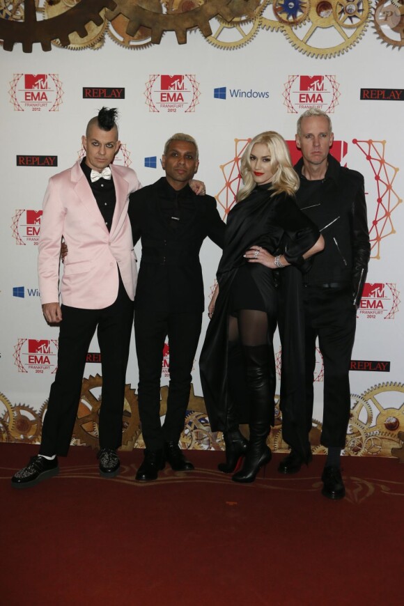 Gwen Stefani pose avec son groupe No Doubt lors de la soirée des MTV Europe Music Awards 2012 à Francfort, le 11 Novembre 2012.