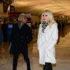 Gwen Stefani, Tony Kanal et son fils Zuma sont en partance de l'aéroport de Roissy afin de se rendre aux MTV EMA 2012 à Francfort, le 7 novembre 2012.