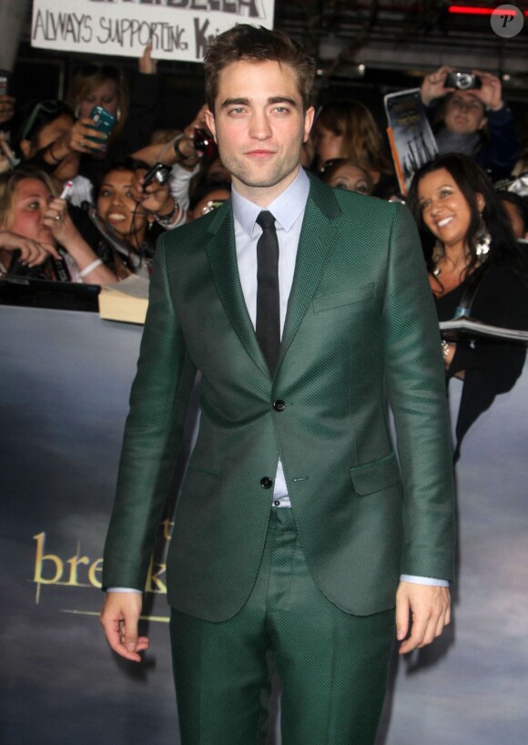 Robert Pattinson lors de l'avant-première de Twilight - chapitre 5 : Révélation (2e partie) à Los Angeles le 12 novembre 2012