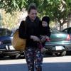 Hilary Duff et son fils Luca dans les rues de Los Angeles, le 11 novembre 2012.