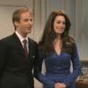Anne Hathaway imite Kate Middleton dans le Saturday Night Live.