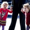 Charlie et Dolly, bientôt 4 ans, sont les filles de Jerry O'Connell et Rebecca Romijn. On les voit ici à Los Angeles, le 10 novembre 2012.