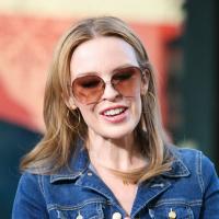 Kylie Minogue vs Gwen Stefani : deux popstars amoureuses du jean