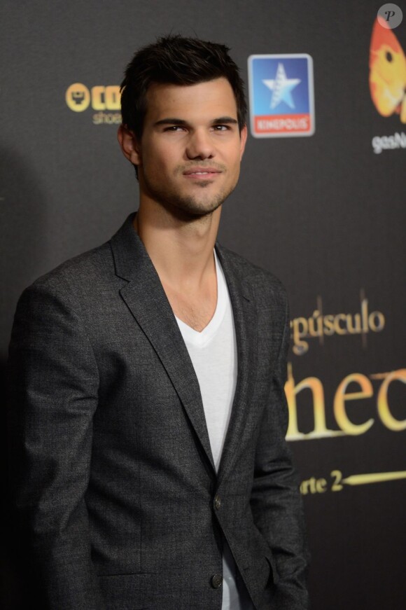 Taylor Lautner pendant l'avant-première du film Twilight 5 à Madrid, le 15 novembre 2012.