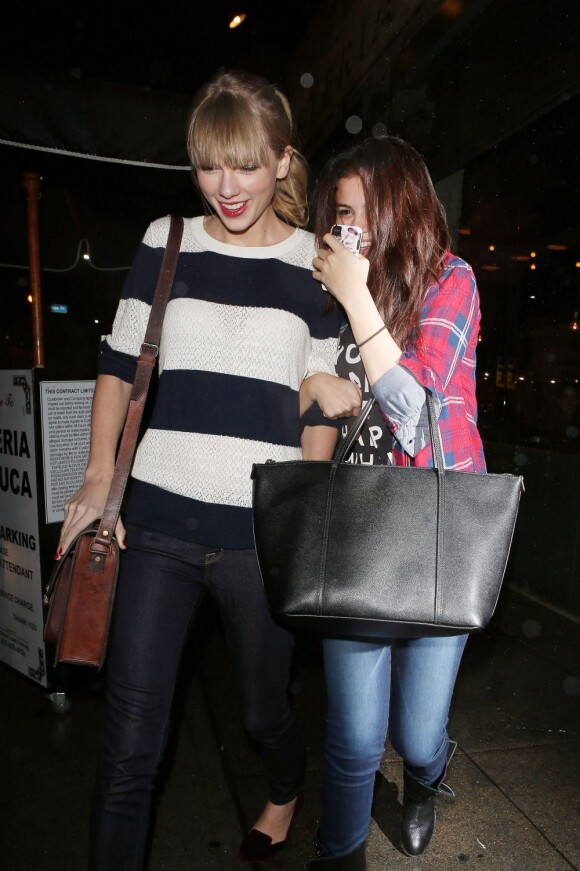 Selena Gomez et Taylor Swift passent la soirée ensemble à Los Angeles, le 17 novembre 2012.