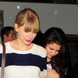 Selena Gomez et Taylor Swift vont dîner à Los Angeles, le 17 novembre 2012.