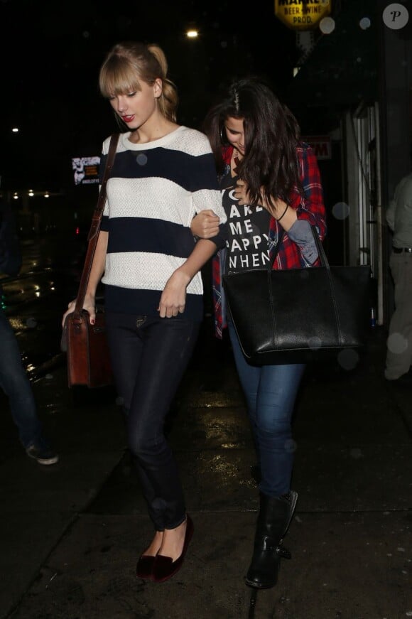 Selena Gomez et Taylor Swift passent la soirée ensemble à Los Angeles, le 17 novembre 2012.