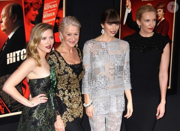 Jessica Biel, Scarlett Johansson, Toni Collette et Helen Mirren sur le tapis rouge du film Hitchcock, à New York, le 18 novembre 2012.