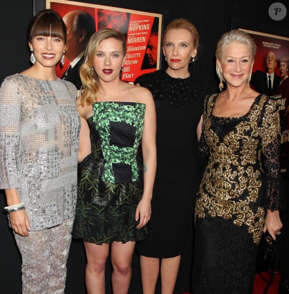 Jessica Biel, Scarlett Johansson, Toni Colette et Helen Mirren, casting féminin glamour sur le tapis rouge du film Hitchcock, à New York, le 18 novembre 2012.