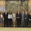 La princesse Letizia au palais de la Zarzuela, à Madrid, le 19 novembre 2012 lors de sa rencontre avec le nouveau comité directeur de la FEDER, la Fédération espagnole des maladies rares.