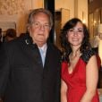 Massimo Gargia soutient la jeune créatrice Rowena Forrest en assistant à la soirée d'inauguration de sa boutique Lady R Forrest. Paris, le 16 novembre 2012.