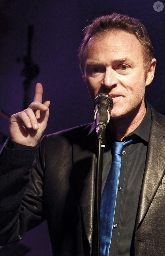 Christophe Hondelatte pour son premier concert en public à Bordeaux le 17 mars 2011.