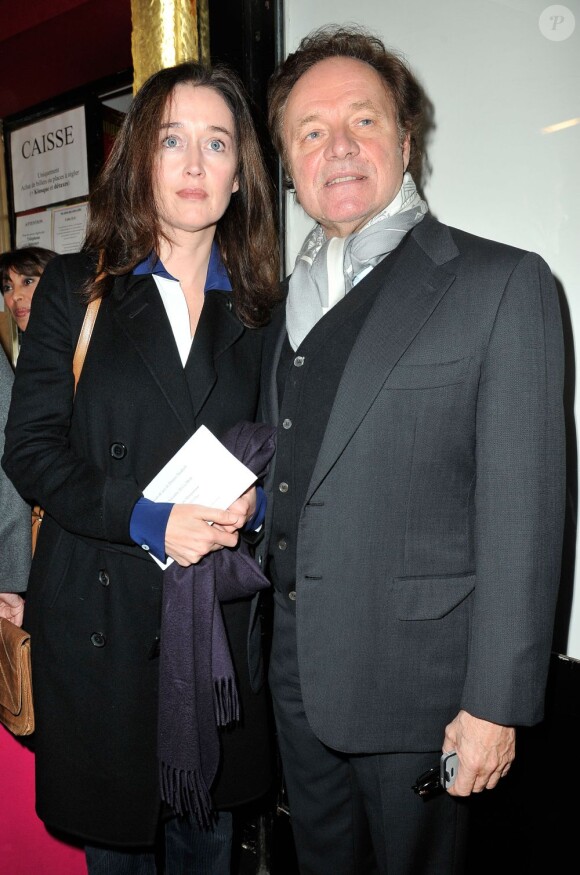 Guillaume Durand et sa femme Diane de Mac Mahon au théâtre de la Gaîté Montparnasse pour un concert du pianiste Dimitri Naïditch à Paris le 19 novembre 2012