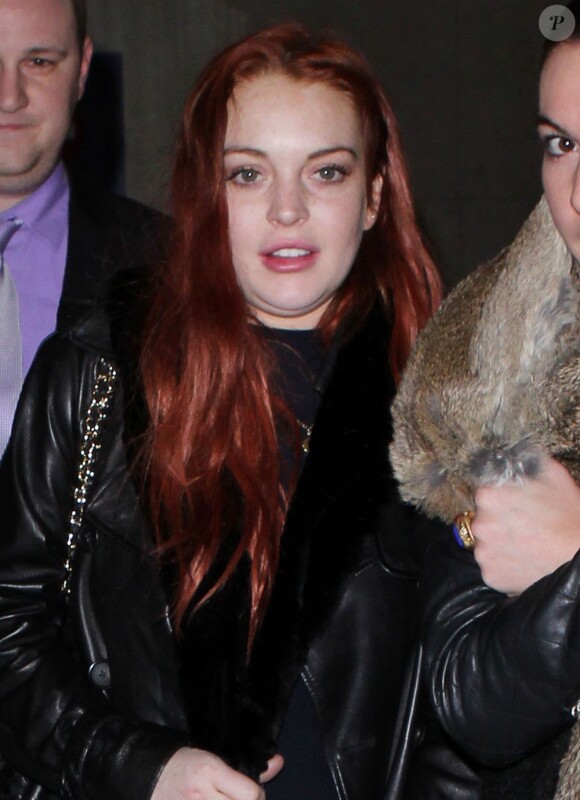 Lindsay Lohan, fatiguée et bouffie, arrive à l'aéroport de Los Angeles le 19 novembre 2012.