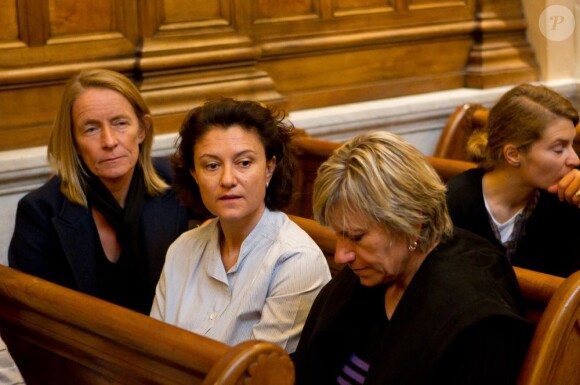 Isabelle Demongeot et les témoins lors du procès de Régis de Camaret au palais de justice de Lyon le 15 novembre 2012