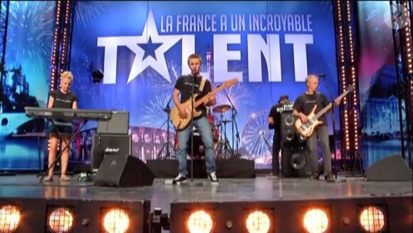 Burn the Rubber reprend U2 lors de l'émission La France a un incroyable talent sur M6 le 13 novembre 2012.