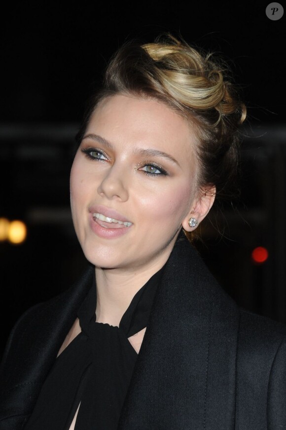 Scarlett Johansson à la sortie de l'emission Late Show With David Letterman à New York, le 20 novembre 2012.