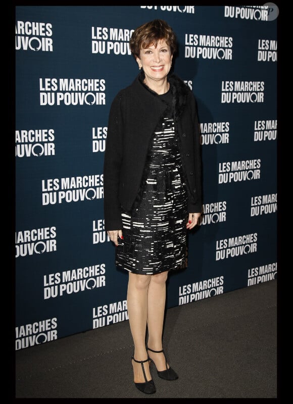 Catherine Laborde, tout sourire, lors de l'avant-première du film "Les marches du pouvoir" à l'UGC Normandie, à Paris le 18 octobre 2011.