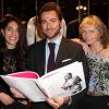 Caterina Murino, Frédéric Brun et Irka Bochenko pour le lancement du livre de Frédéric Brun "Les James Bond Girls" dans la boutique Alain Figaret à Paris, le 22 novembre 2012