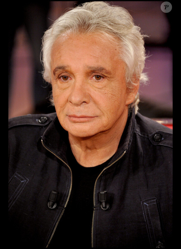 Michel Sardou durant l'enregistrement de "Vivement Dimanche", diffusé le 12 septembre 2010 sur France 2.