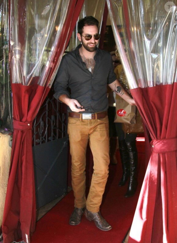 Katherine Heigl fête son anniversaire avec son mari Josh Kelley et sa mère Nancy à Beverly Hills, le 24 novembre 2012
