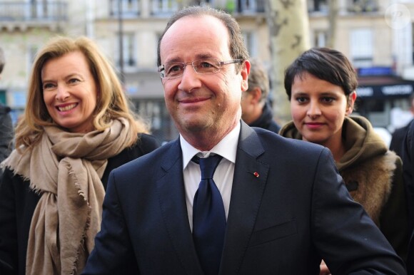 François Hollande avec Valérie Trierweiler et Najat Vallaud-Belkacem lors de la journée internationale contre les violences faites aux femmes à Paris, le 25 novembre 2012.