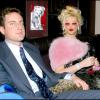 En février 2004 : Anna Nicole Smith et son avocat Howard K Stern