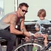 Colin Farrell et son plus jeune fils Henry qui mange une glace à Los Angeles le 20 août 2012.