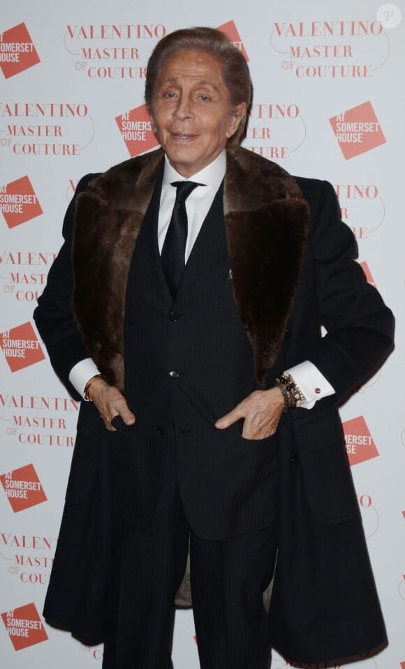 Valentino Garavani le 28 novembre 2012 lors de la soirée pour le vernissage privé, à Somerset House (Londres) de l'exposition "Valentino, maître de la couture".