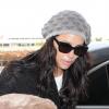 Eva Longoria arrive à l'aéroport de Los Angeles et s'apprête à s'envoler pour Chicago. Los Angeles, le 27 novembre 2012.