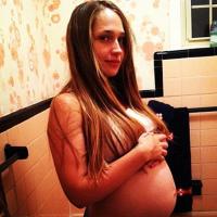 Jemima Kirke (Girls) : Un mois après ses photos enceinte et topless, bébé est né