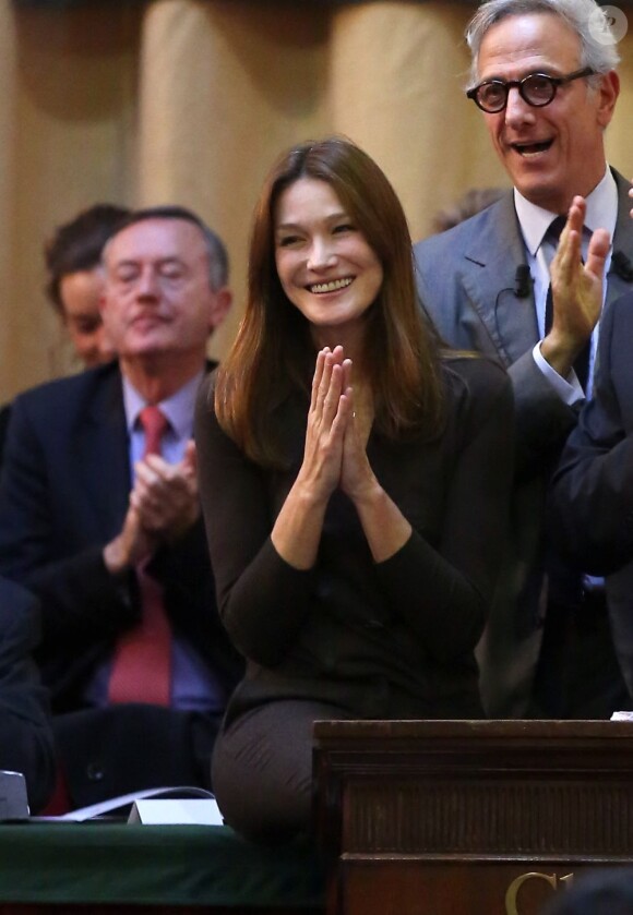 Carla Bruni à la 152e vente des Hospices de Beaune qu'elle présidait le 18 novembre 2012.