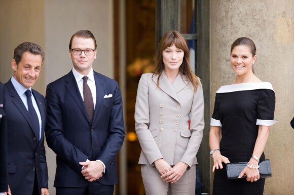 Nicolas Sarkozy et Carla Bruni reçoivent la princesse Victoria de Suède et le prince Daniel à l'Elysée, le 28 septembre 2010.