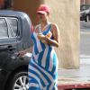 Amber Rose, enceinte, se promène dans les rues de Los Angeles, le 3 decembre 2012.
