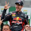 Sebastian Vettel après avoir glané son troisième titre de champion du monde à Interlagos au Brésil le 25 novembre 2012, devenant le plus jeune triple champion du monde de l'histoire
