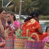 Les Miss apprennent à fabriquer des cabas de plage durant leur séjour à l'île Maurice à la fin du mois de novembre 2012 avant l'élection Miss France 2013 le samedi 8 décembre 2012 sur TF1