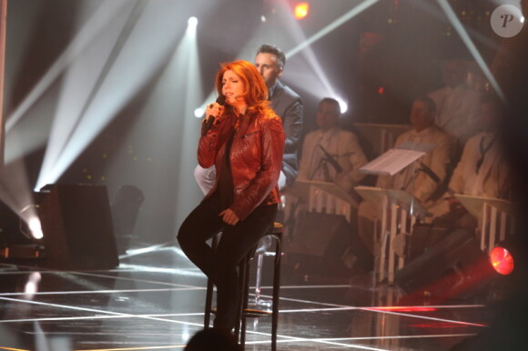 Isabelle Boulay chante à l'enregistrement de l'émission 'Les Années bonheur' le 6 Novembre 2012 et qui sera diffusée le 5 janvier 2013.