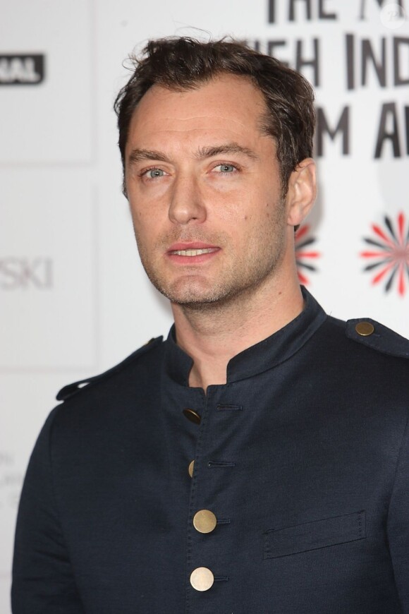 Jude Law toujours aussi séduisant pendant les Moet British Independent Film Awards à Londres, le 9 décembre 2012.