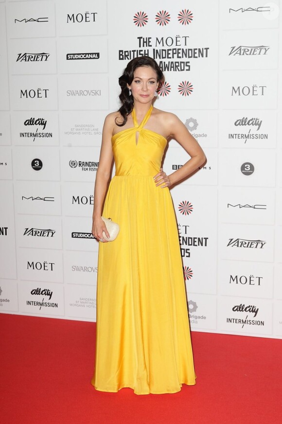 Anna Skellern en jaune pendant les British Independent Film Awards à London, le 9 décembre 2012.