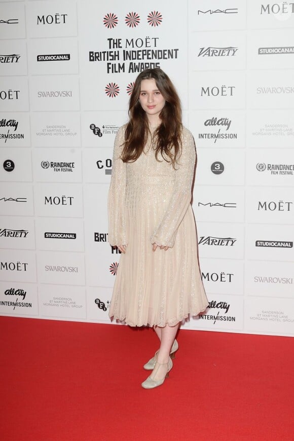 Alice Englert presque trop sage aux British Independent Film Awards à London, le 9 décembre 2012.